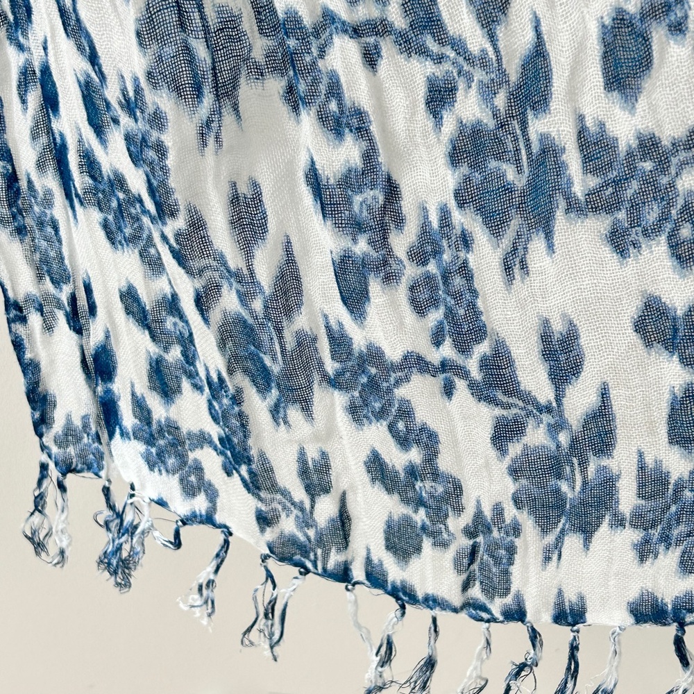 Gap Linen Blue & White Long Floral Scarf - Picture 4 of 16